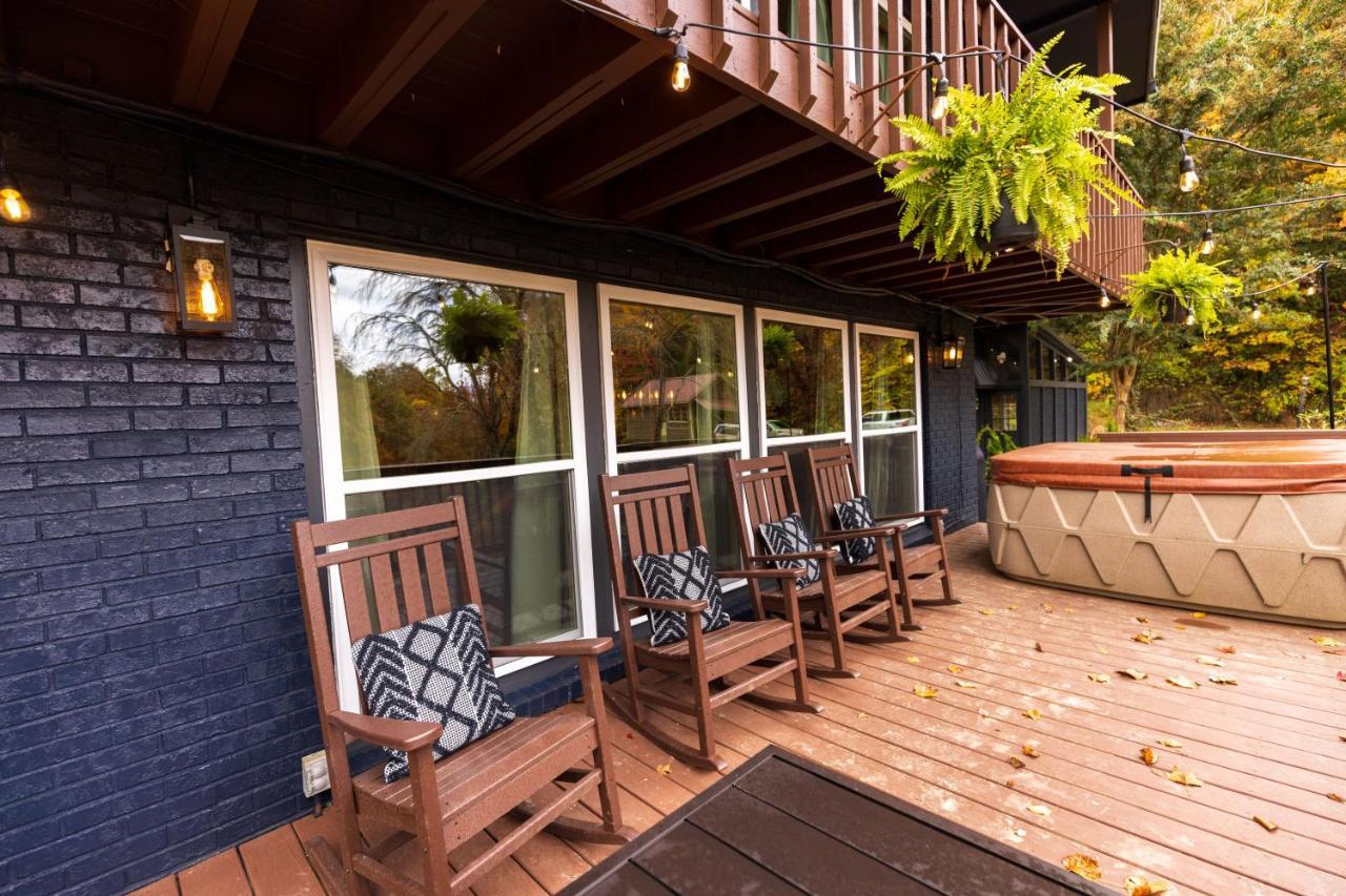 Fun Cabin With Hot Tub, Pool Table & Fire Pit - Big Blue Bryson City Exterior foto
