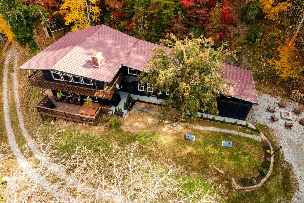 Fun Cabin With Hot Tub, Pool Table & Fire Pit - Big Blue Bryson City Exterior foto